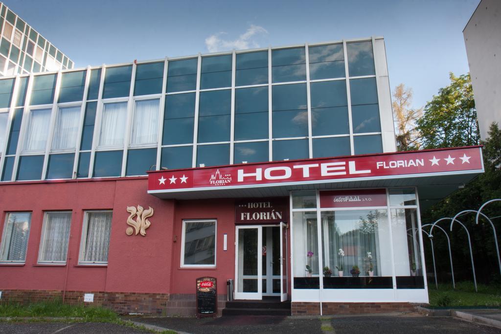 Hotel & Hostel Florian Прага Экстерьер фото