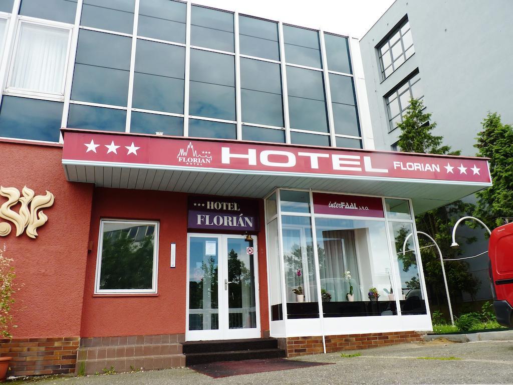 Hotel & Hostel Florian Прага Экстерьер фото