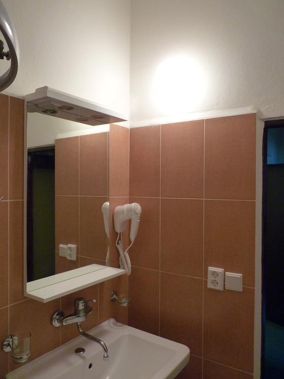 Hotel & Hostel Florian Прага Номер фото