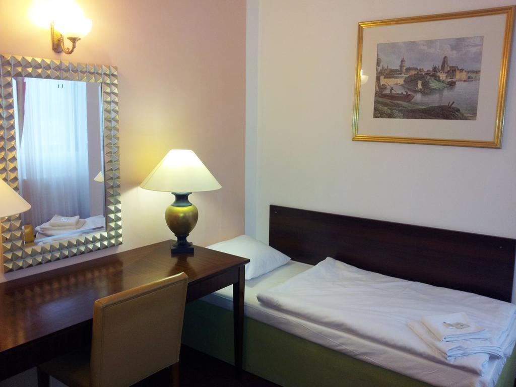 Hotel & Hostel Florian Прага Номер фото